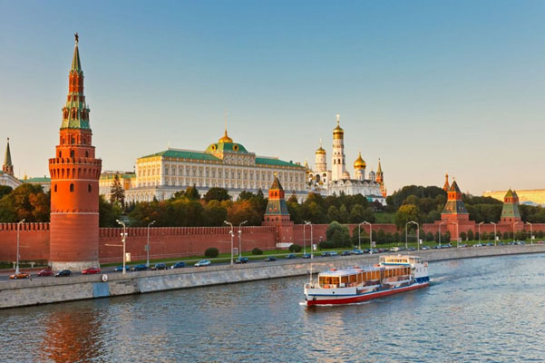 Moskauer Kreml mit Fluss Moskwa