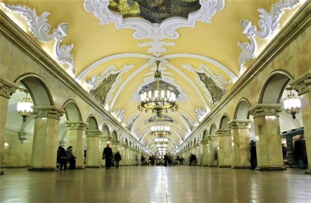 Metrostation Komsomolskaya – Moskau